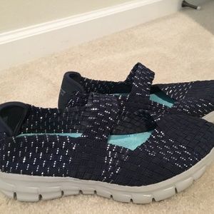 Sneakers by Skechers in Navy Blue & Silver